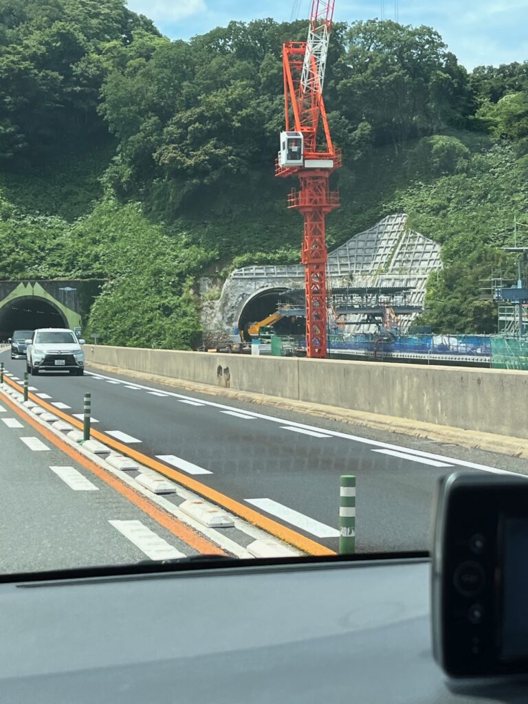 米子道でのトンネル掘削工事現場