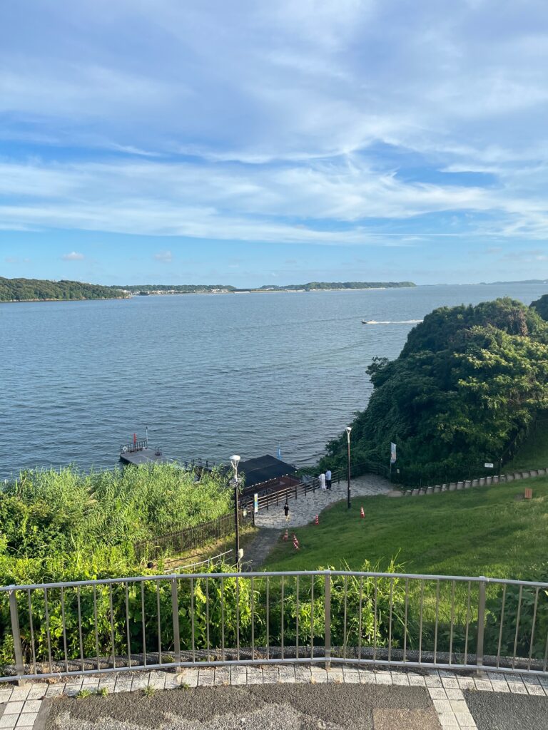 浜名湖サービスエリアから見えた湖畔の風景