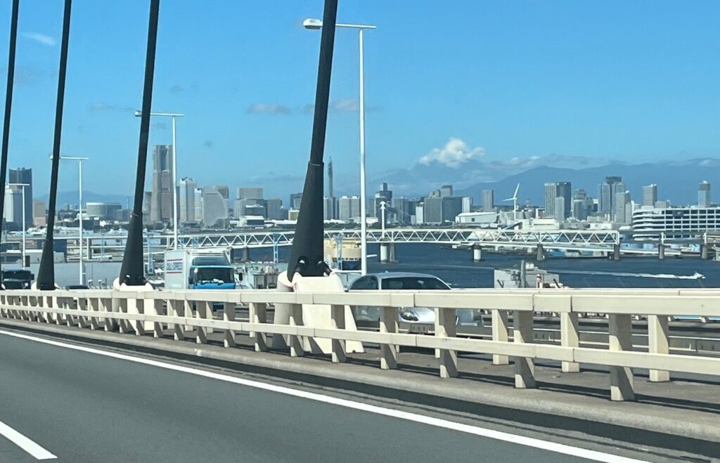 島根県松江市から東京都江戸川区へ仏壇引越し移動運搬した後の帰路の横浜の街並み