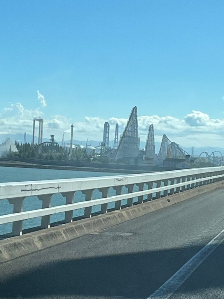 島根県松江市から東京都江戸川区へ仏壇引越し移動運搬した後の帰路の愛知県の伊勢湾岸道から見えるナガシマスパーランド