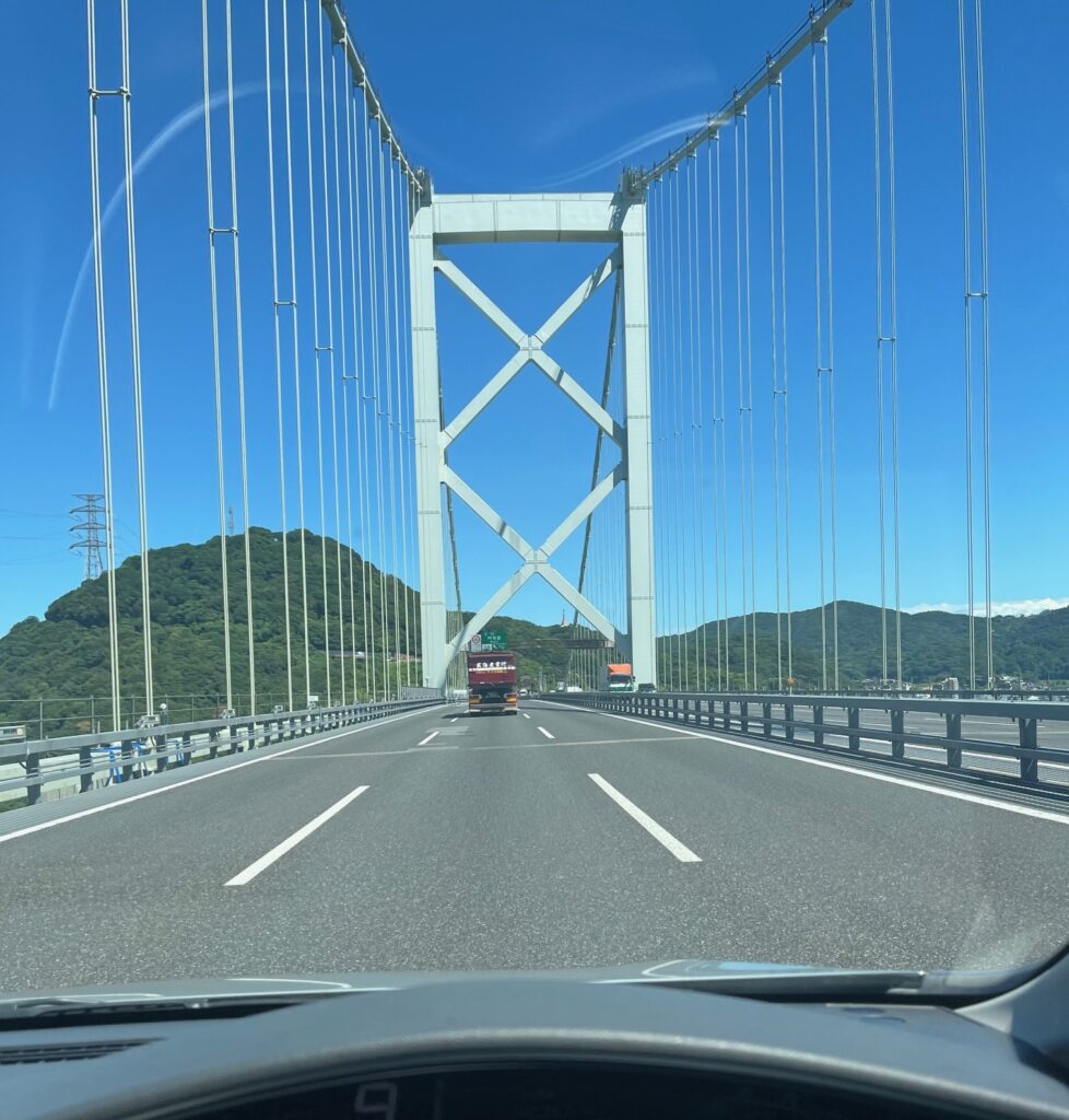 仏壇引っ越し移動運搬で鹿児島県出水市に向かい渡った関門海峡大橋