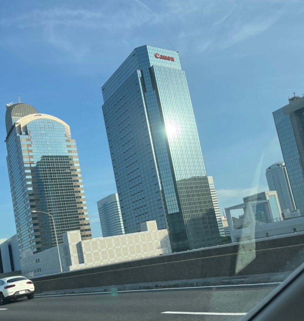 千葉県船橋市で仏壇引越し・移動、運搬輸送に向かう最中に見えた千葉県船橋市のビル群