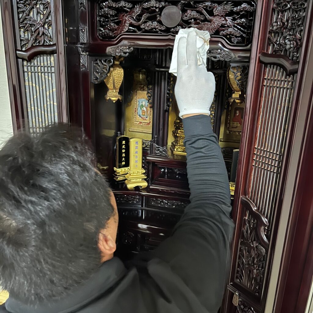 その後丁寧に指紋を拭き上げる