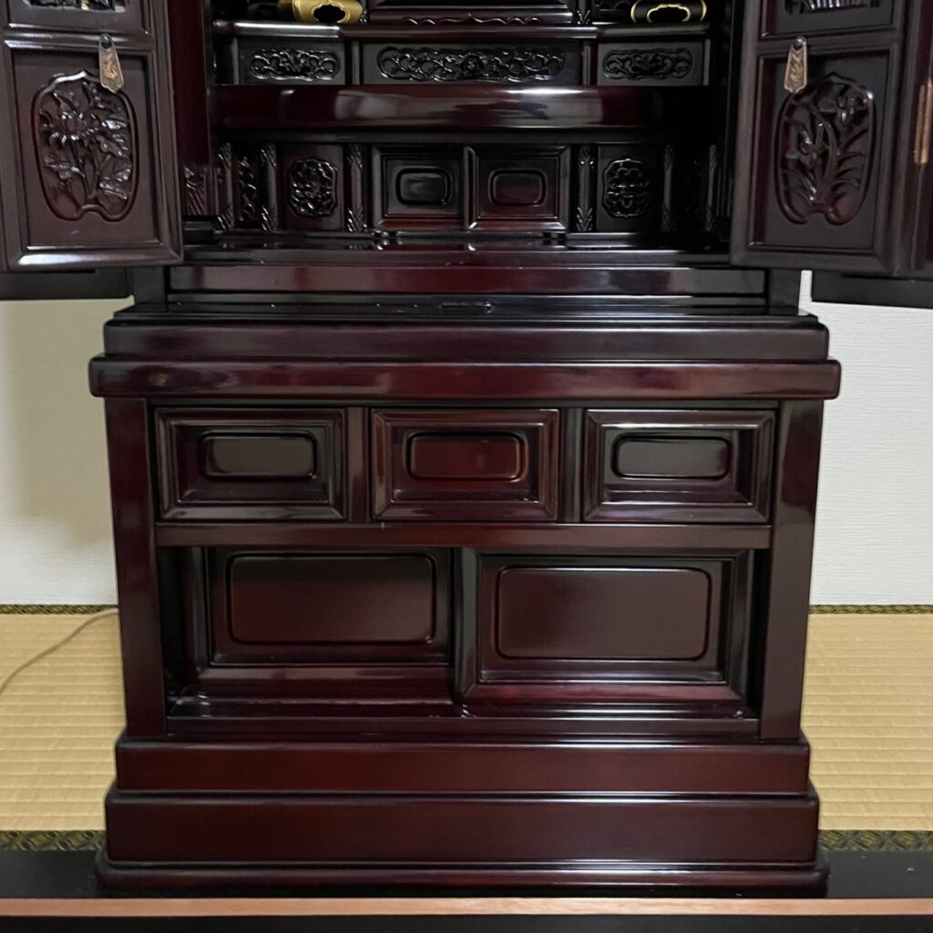 クリーニング施工後に本来の艶と輝きが蘇った下台部分