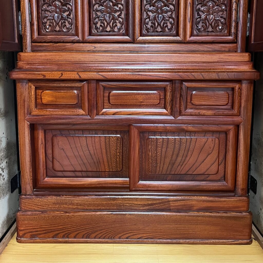 岡山県新見市から滋賀県大津市へ仏壇引越し・移動、運搬輸送した磨き仕上げ後の艶やかなお仏壇の下台