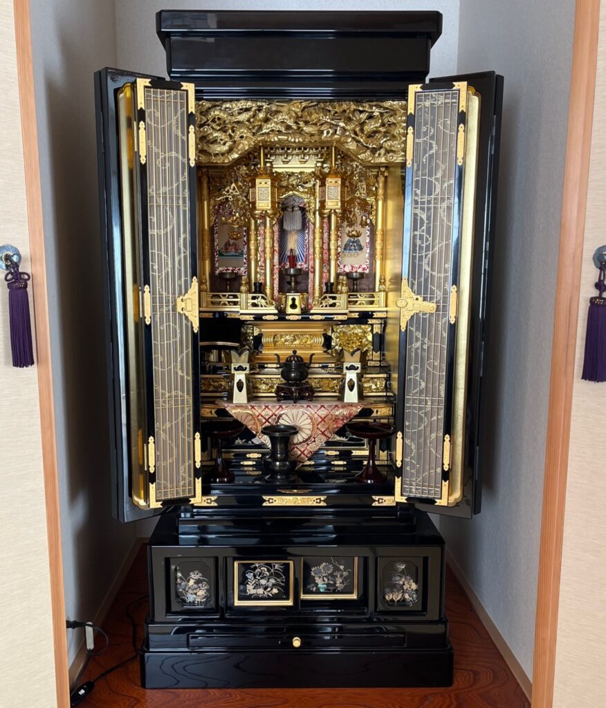 山口県下関市から愛知県名古屋市へ仏壇引っ越し移動、運搬輸送後に仏間に納められたお仏壇