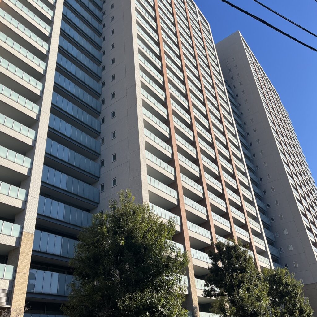 お仏壇引っ越し先の東京都大田区の大型タワーマンション、高さや幅もとても大きい